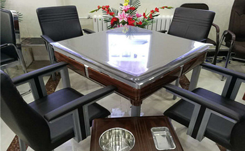 青湖路街道麻将桌